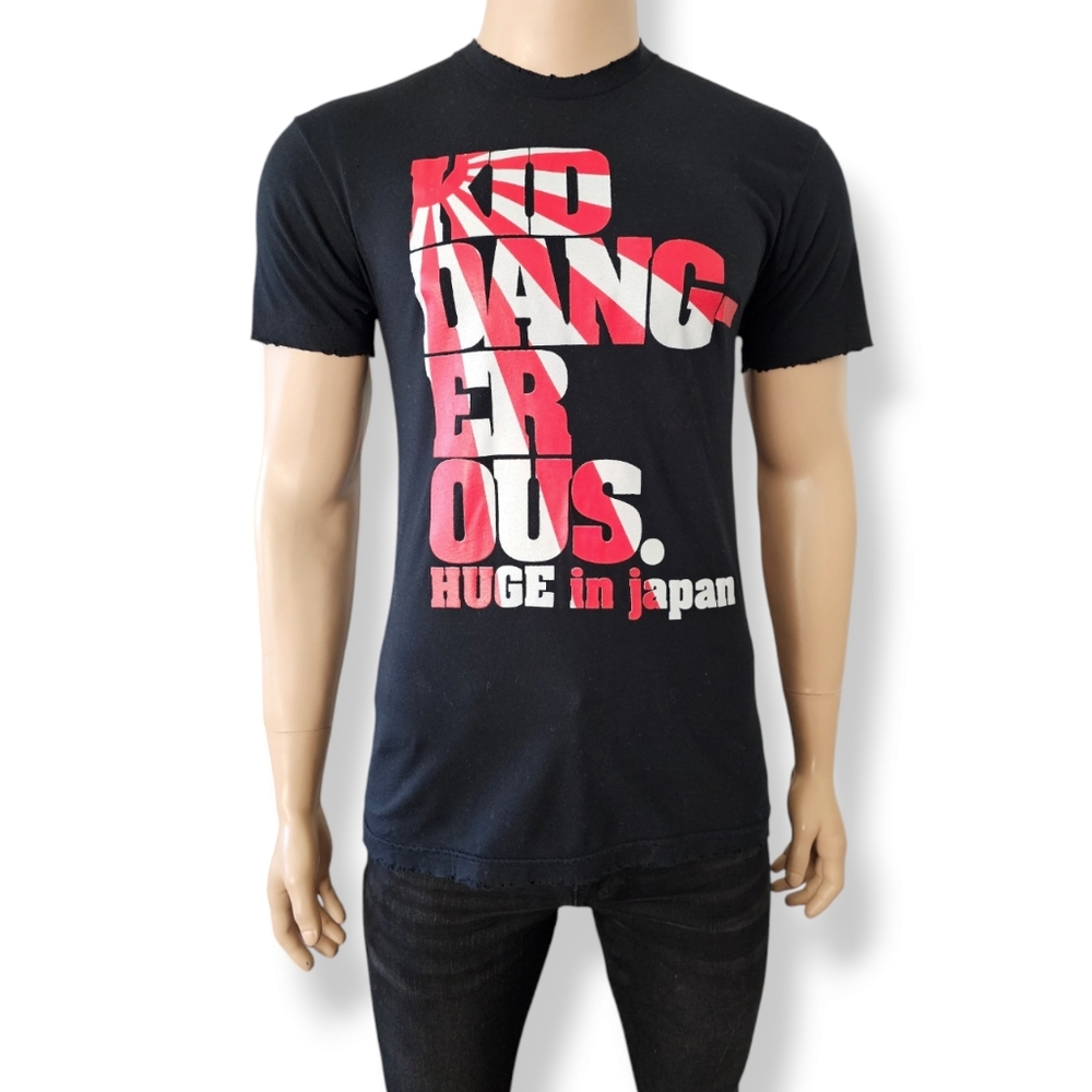 Kid Dangerous "Huge in Japan" Black & Red Graphic Print T-shirt Size Medium